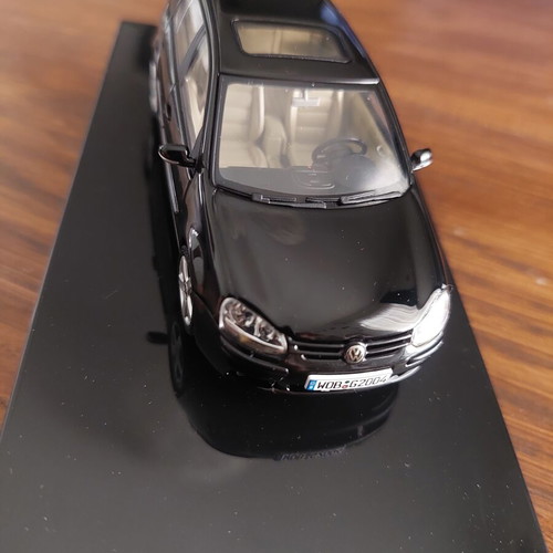 Volkswagen Golf V collectible model scale 1:43 like new