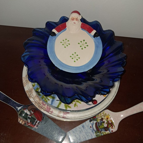 Christmas Plates like new, assorted set