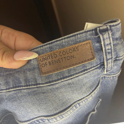 United Colors of Benetton jeans used, size 32 with embroidery missing button
