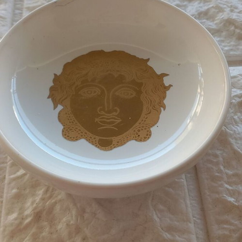 Decorative plate by Teni Valerianou with 24k gold, like new