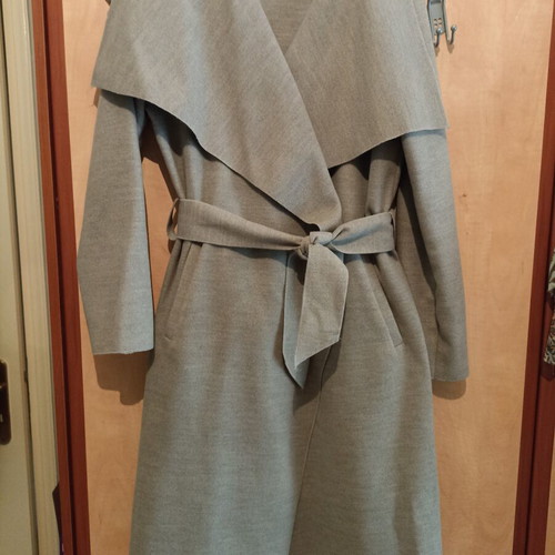 Long coat gray one size like new with belt and pockets