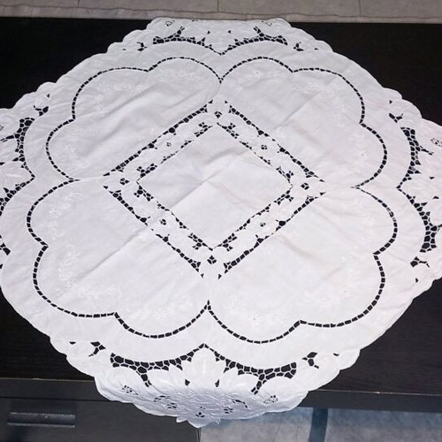 Cutwork tablecloth white like new