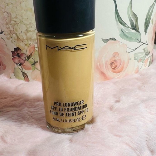 Mac make up 30 ml like new in shade NC37