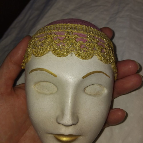 Hanging wall mask