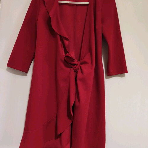 Red dress with belt like new Issue Fashion
