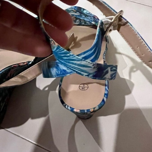 Floral sandals used, size 38.5, blue multicolor
