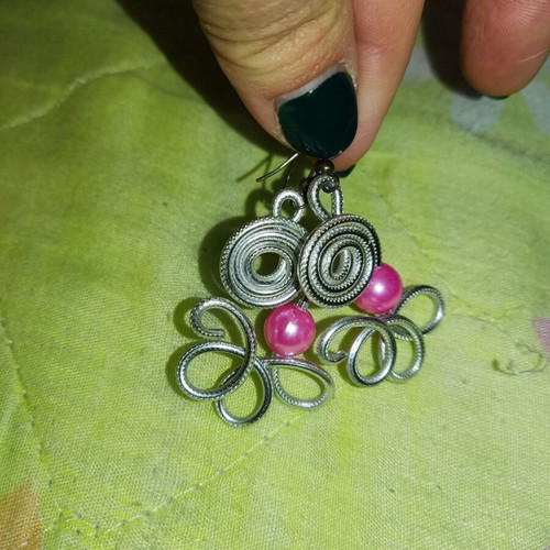 Dangling earrings with pink pearl like new