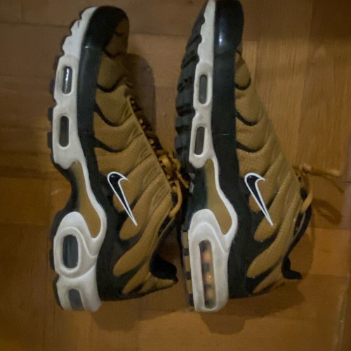 Nike Air Max Plus athletic shoes used, size 42.5, black and gold