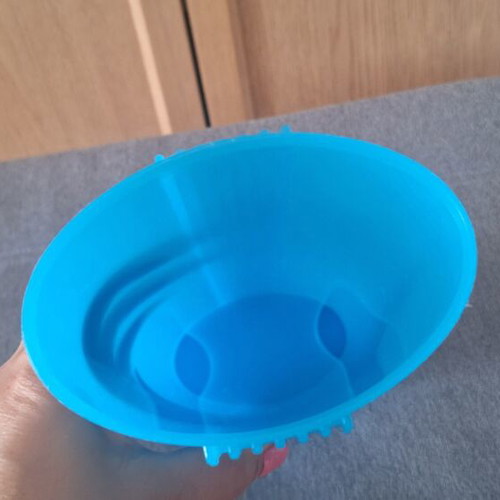 Tupperware pasta container used