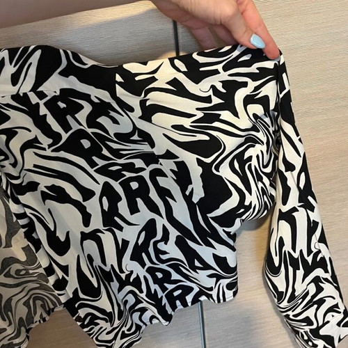 Bershka black and white blouse like new, size medium-large