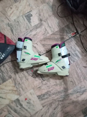Ski boots used