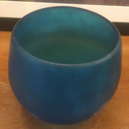 Blown glass bowl like new