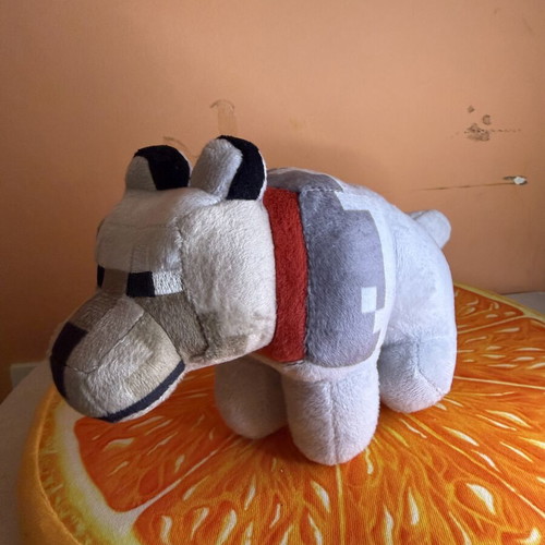 Minecraft wolf plush like new