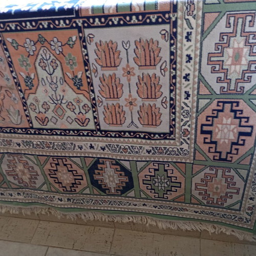 Thin Carpet like New, Large, Silk Type, Size 200/220