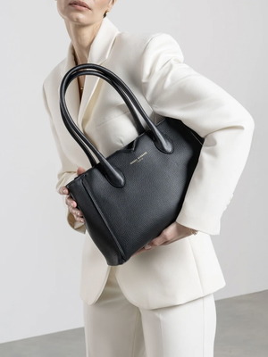 Isabella Bernard shoulder bag new, 100% leather, black