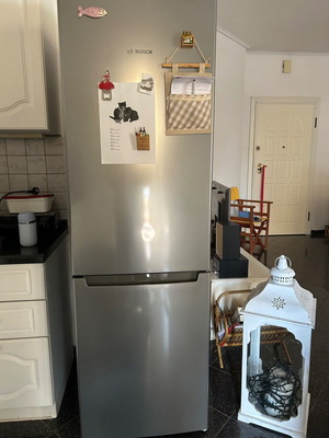 Bosch refrigerator like new