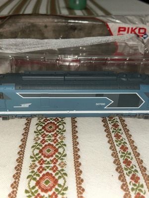 PIKO H0 95166 diesel locomotive used