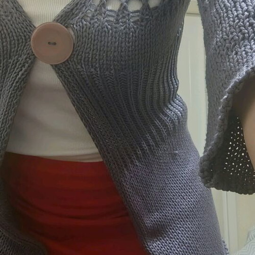 Nouveau purple cardigan like new with one button and three-quarter sleeve