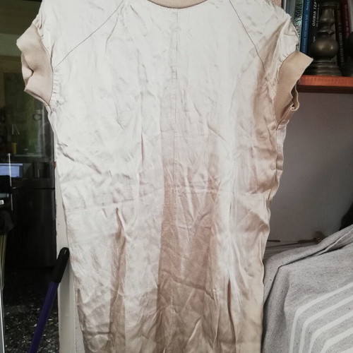 Please satin top with print, gold