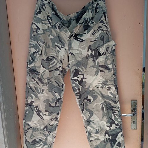 Camouflage vintage army pants size XL used