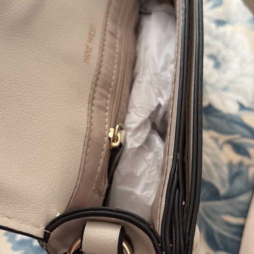 Nine West crossbody bag cream like new with case