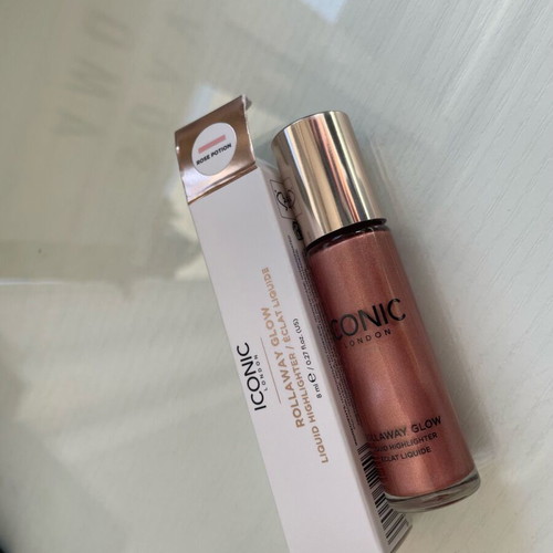 Small Beauty Box new with Iconic London Rose Riot blush and Rose Potion highlighter