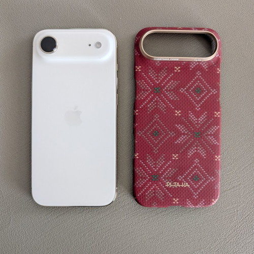 Pitaka Threads of Winter Scarlett iPhone Air case like new
