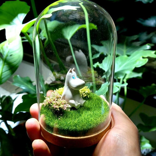Moomin Diorama in Glass Globe with Collectible Moomintroll Figure