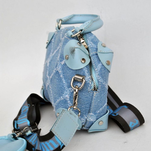 Juicy Couture Blue Jean bag like new, shoulder, blue