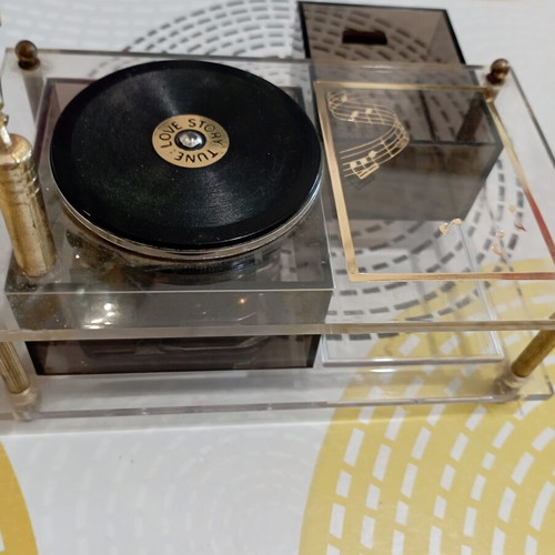 Vintage decorative music box jewelry holder with gramophone