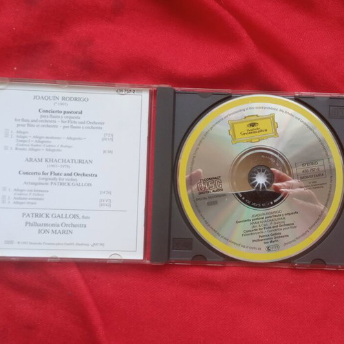 Flute Concertos CD like new by Patrick Gallois, Rodrigo and Khachaturian