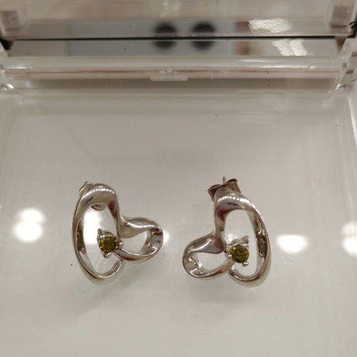 Earrings with green stone like new