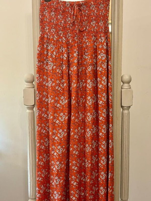 Maxi skirt floral like new, Celestino, red