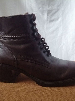 Robin Rose women's brown leather lace-up boots size 39