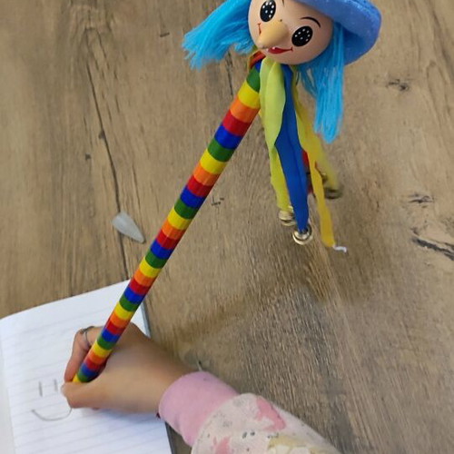 School set rainbow theme new with 24 markers and gift