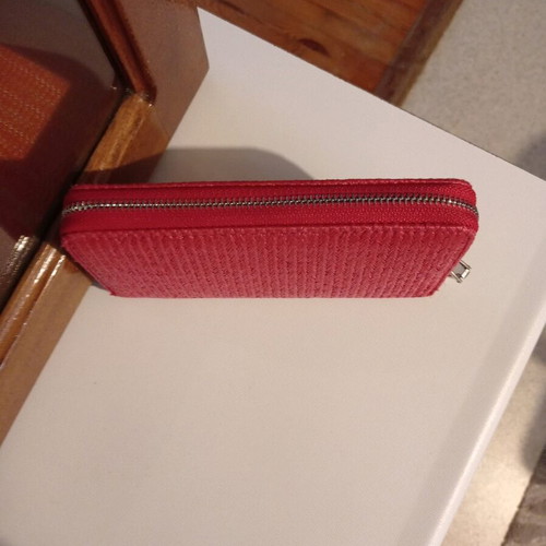 Clutch wallet like new with pineapple embroidery and woven straw pink-fuchsia