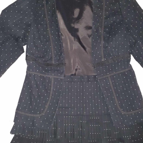 BCBG Max Azria set with mini skirt like new, black