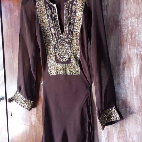 Boho-chic kaftan dress with handmade embroidery, like new, brown and gold