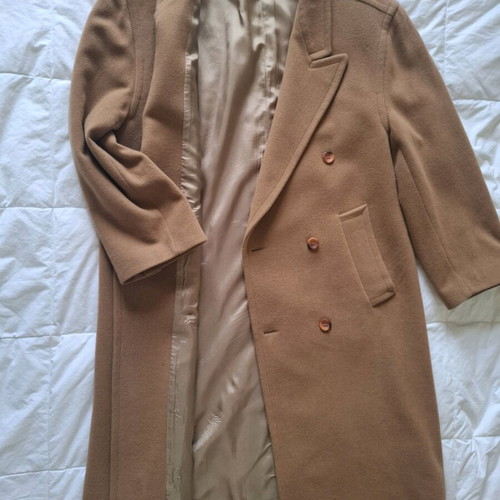 Camel Coat men's unisex used, size XL, tan color