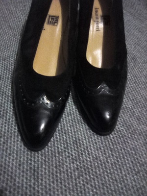 Vintage handmade classic black Laura Ferri pumps size 38 used