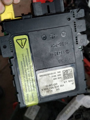 Μονάδα τιμονιού Volkswagen Passat (B6) μεταχειρισμένη, 3C0953549A