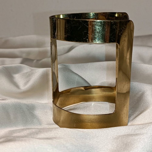 Bracelet used, gold color