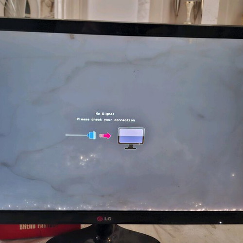 LG monitors set of 2 like new without cables