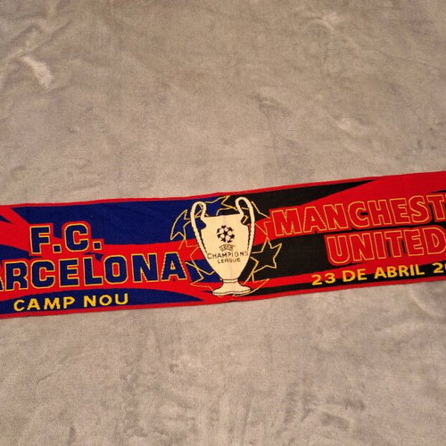 Collector's football scarf F.C. Barcelona – Manchester United like new