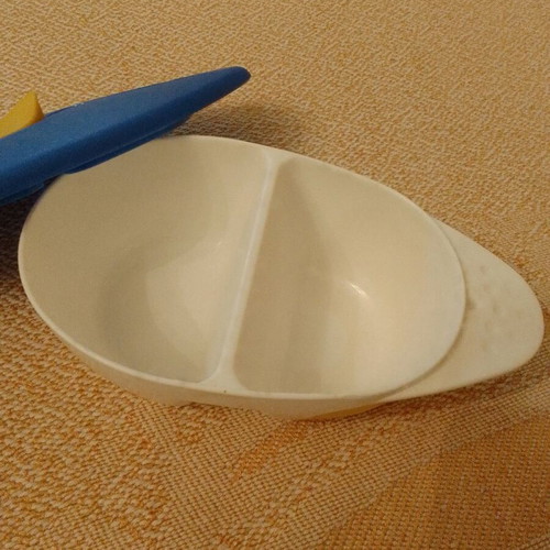 Noulac baby food container like new with two compartments