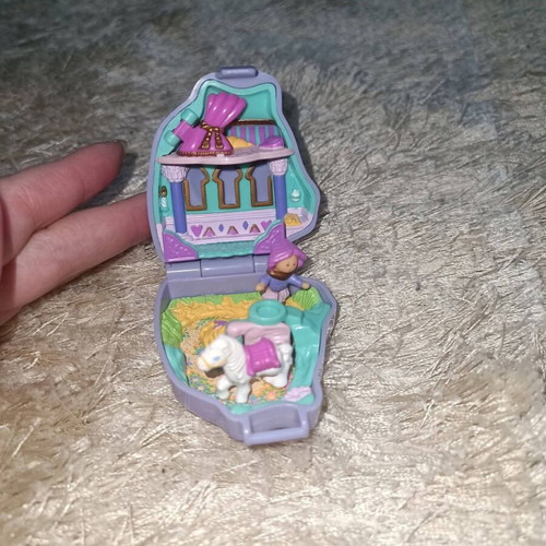 Polly Pocket 1995 toy in very good condition