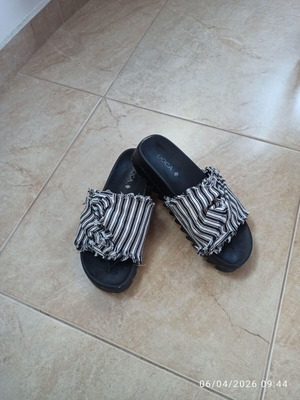 Doca women's flatform slippers used, size 39, black-white