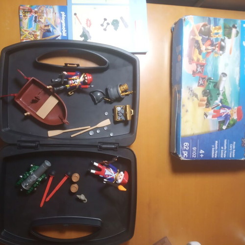 Playmobil pirates like new set with case and brochures