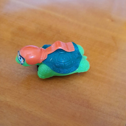 Kinder turtle figure 1996 like new