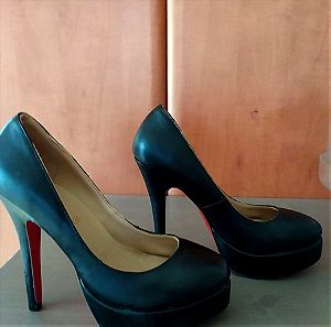Christian louboutin vero cuoio Mede in Italy